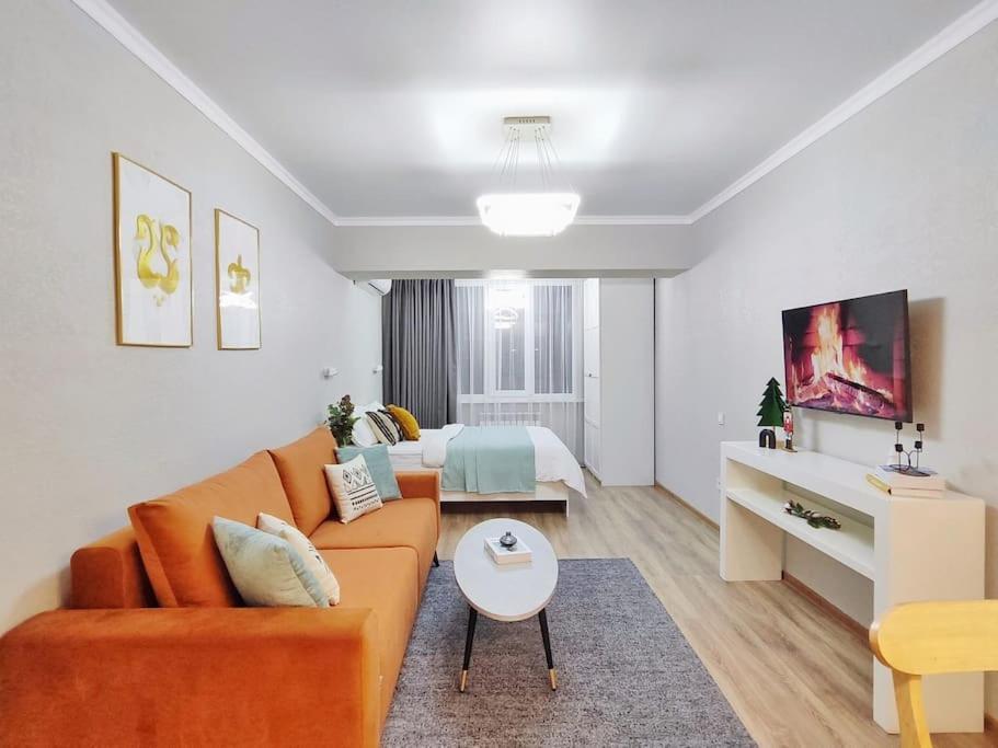 Modern Apartment In Golden Square Almaty Exterior foto